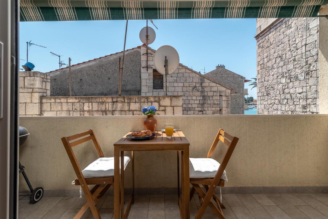 Apartment Bruno Trogir Exteriör bild