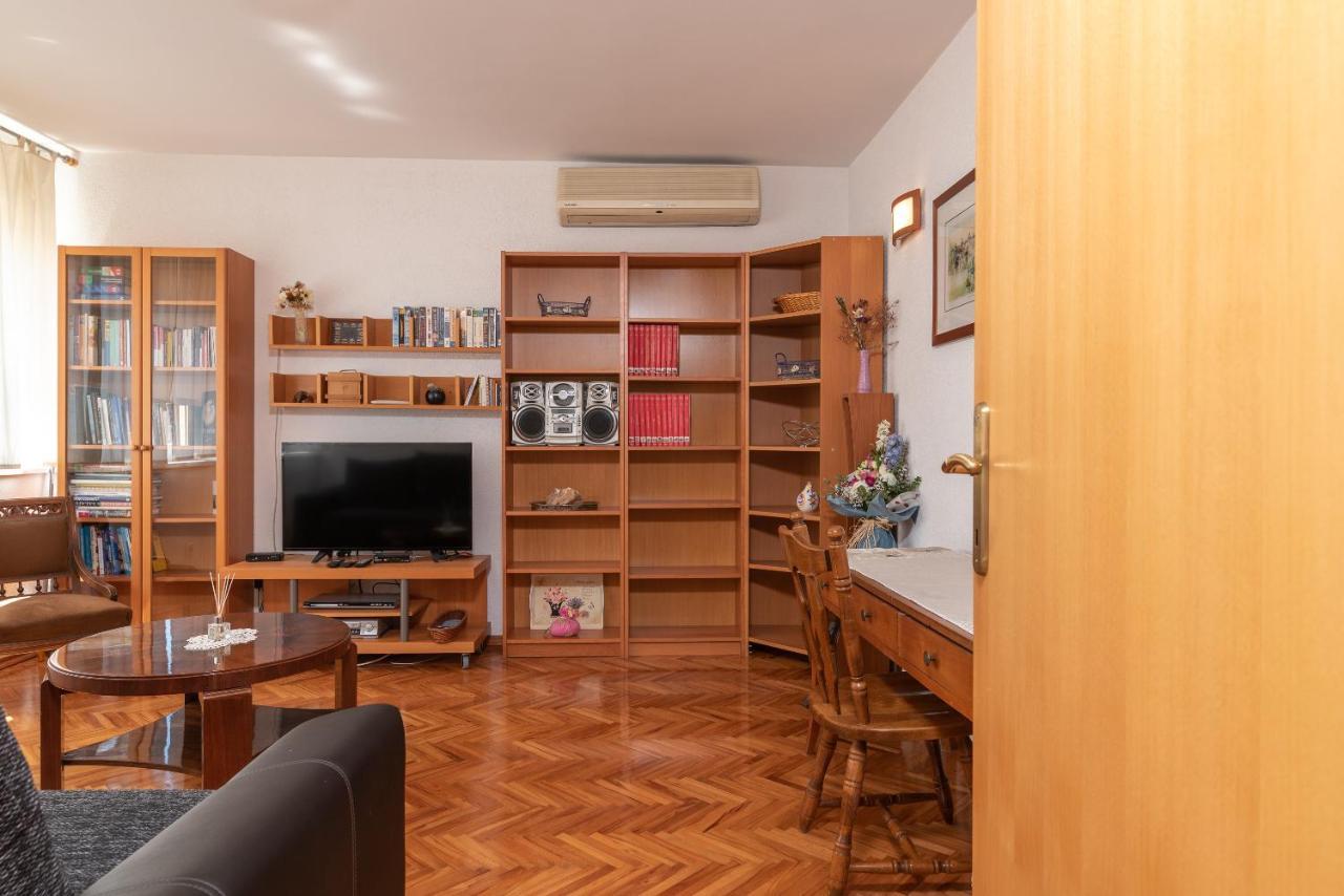 Apartment Bruno Trogir Exteriör bild