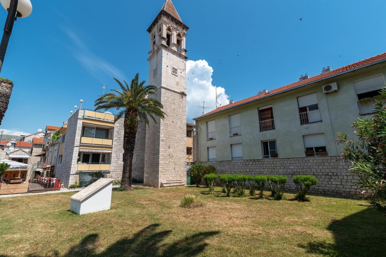 Apartment Bruno Trogir Exteriör bild